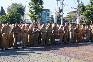 ASN saat melakukan apel pagi. (ws2) - Perselingkuhan ASN Kabupaten Malang, Kuasa Hukum Pihak Wanita Berikan Somasi