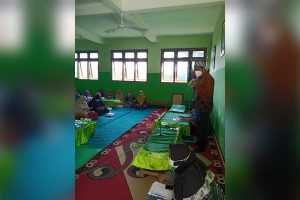 Anggota DPRD dari Partai Nasdem Kota Kediri, Choirudin Mustofa, yang menggelar sosialisasi produk hukum yang dilakukan di Kantor Sekretariat Fatayat NU Kecamatan Pesantren, Kota Kediri - Dewan Partai NasDem Sosialisasikan Produk Hukum