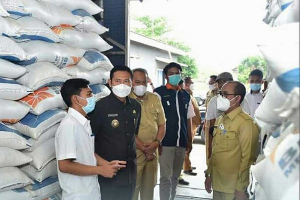Antisipasi Anjloknya Harga Gabah, Bupati Lamongan Sidak Gudang Bulog