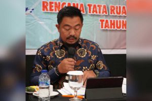 Ashari, Ketua Pansus - Dewan Maju Wawali Wajib Undurkan Diri - Evaluasi Draf Tatib dari Biro Hukum Provinsi