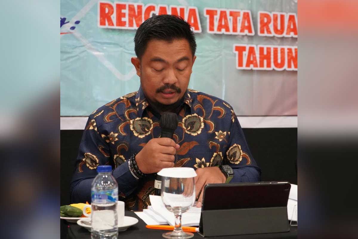 Ashari, Ketua Pansus - Dewan Maju Wawali Wajib Undurkan Diri - Evaluasi Draf Tatib dari Biro Hukum Provinsi