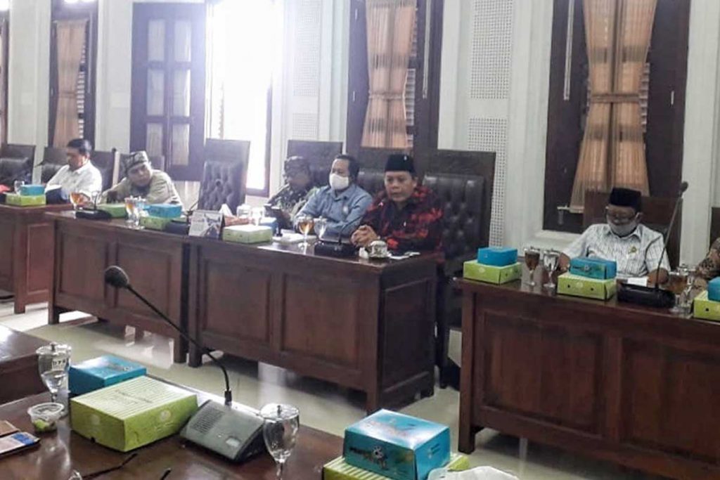 Audiensi DPRD Kota Malang dengan perwakilan pedagang Pasar Besar. (ws1) - Pasar Besar Bakal Direnovasi, Ketua DPRD Belum Dapat Laporan Resmi