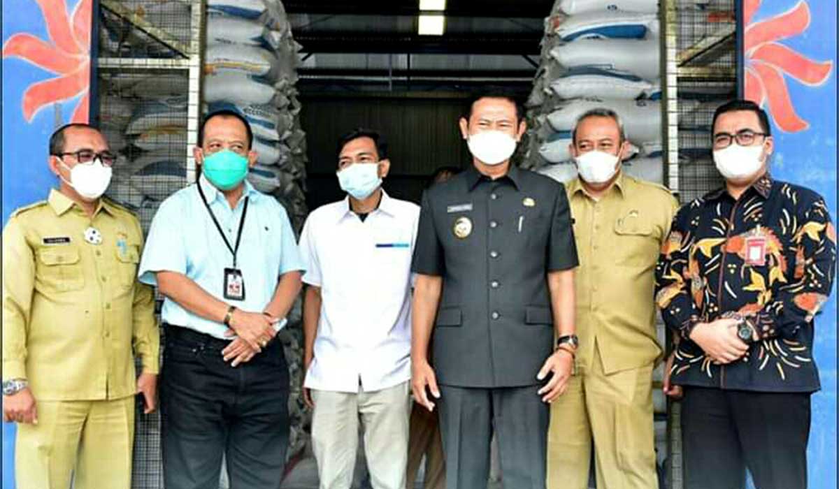 Antisipasi Anjloknya Harga Gabah, Bupati Lamongan Sidak Gudang Bulog