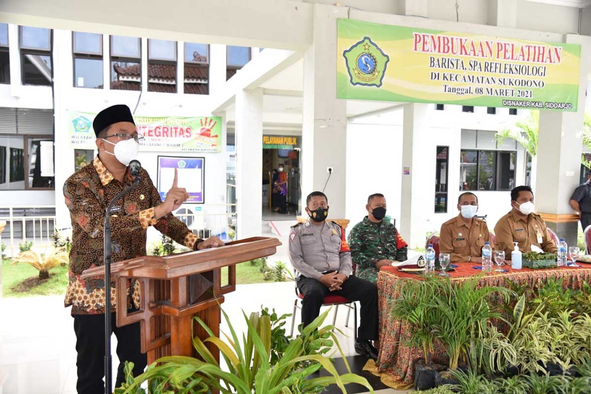 BUKA - Bupati Sidoarjo, Ahmad Muhdlor Ali (Gus Muhdlor) membuka acara pelatihan SPA dan Refleksologi untuk warga Kecamatan Sukodono, Sidoarjo, Senin (08/03/2021) - Gus Muhdlor : Peserta Pelatihan Harus Serius Tidak Boleh Protol