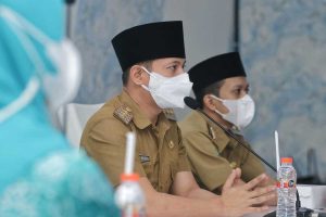 Bupati Trenggalek Moch. Nur Arifin (Kiri), bersama Wakil Bupati Moch. Syah Natanegara di Gedung Smart Center. (Foto: Fals Yudistira) - Bupati Trenggalek - Ngampon Bendo Tinggal Tunggu Review Desain