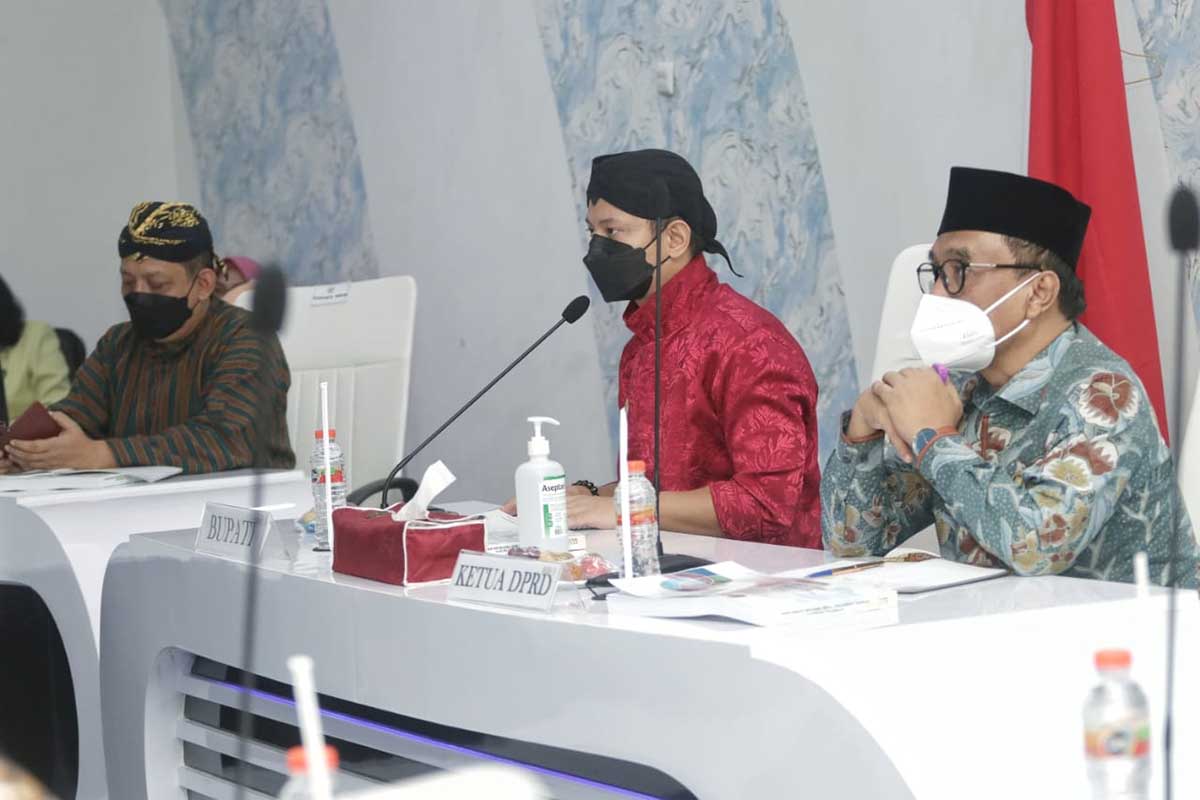 Bupati Trenggalek, Mochamad Nur Arifin, saat membuka forum konsultasi publik rancangan awal RPJMD 2021-2026 (Foto/Fals Yudistira) - Bupati Masukkan Dua Indikator Baru di Rancangan Awal RPJMD 2021-2026