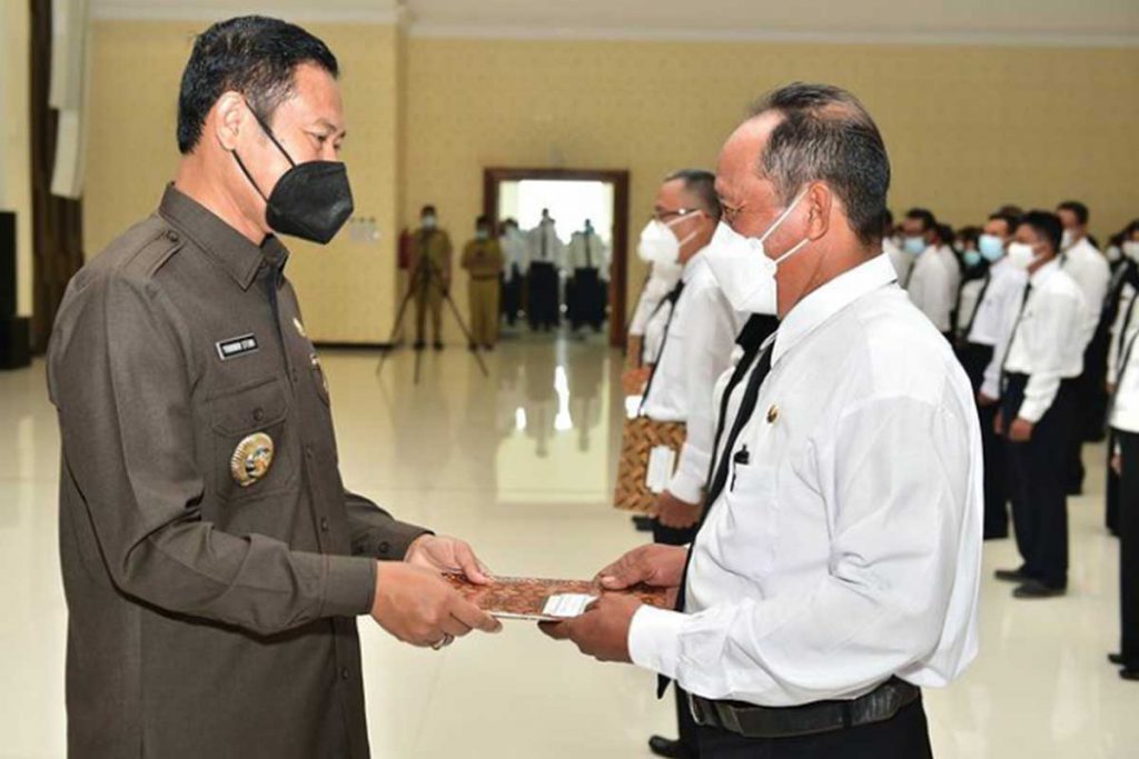 Bupati Yuhronur Resmi Melantik 348 Pegawai PPPK Lamongan