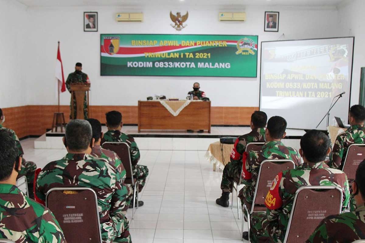 Dandim 0833 buka Binsiap Apwil dan Puanter Triwulan I 2021. (ist) - Tingkatkan Kemampuan Prajurit, Kodim 0833 Gelar Binsiap Apwil dan Puanter