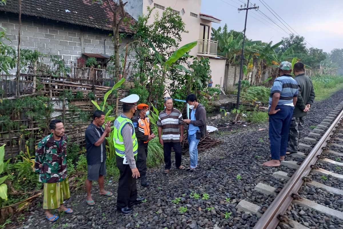 Depresi, Warga Sambiresik Tewas Tertabrak Kereta Api