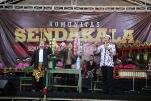 Dorong Pelestarian Kebupadayaan, Bupati YES Meresmikan Komunitas Sendakala
