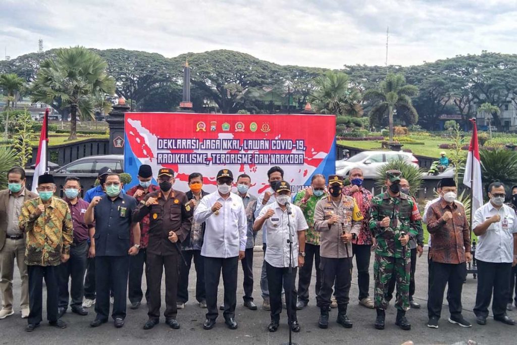 Forkopimda siap mengawal Kota Malang. (ws1) - Forkopimda-Ormas Deklarasi Perangi Covid-19, Radikalisme, Terorisme, dan Narkoba