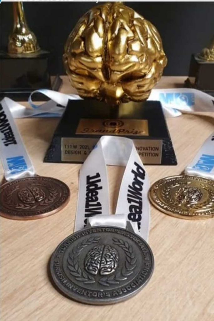 Gold Medal dan Grandprize. (ist) - Mahasiswa FT UB Menang ACTOR Dapat Otak