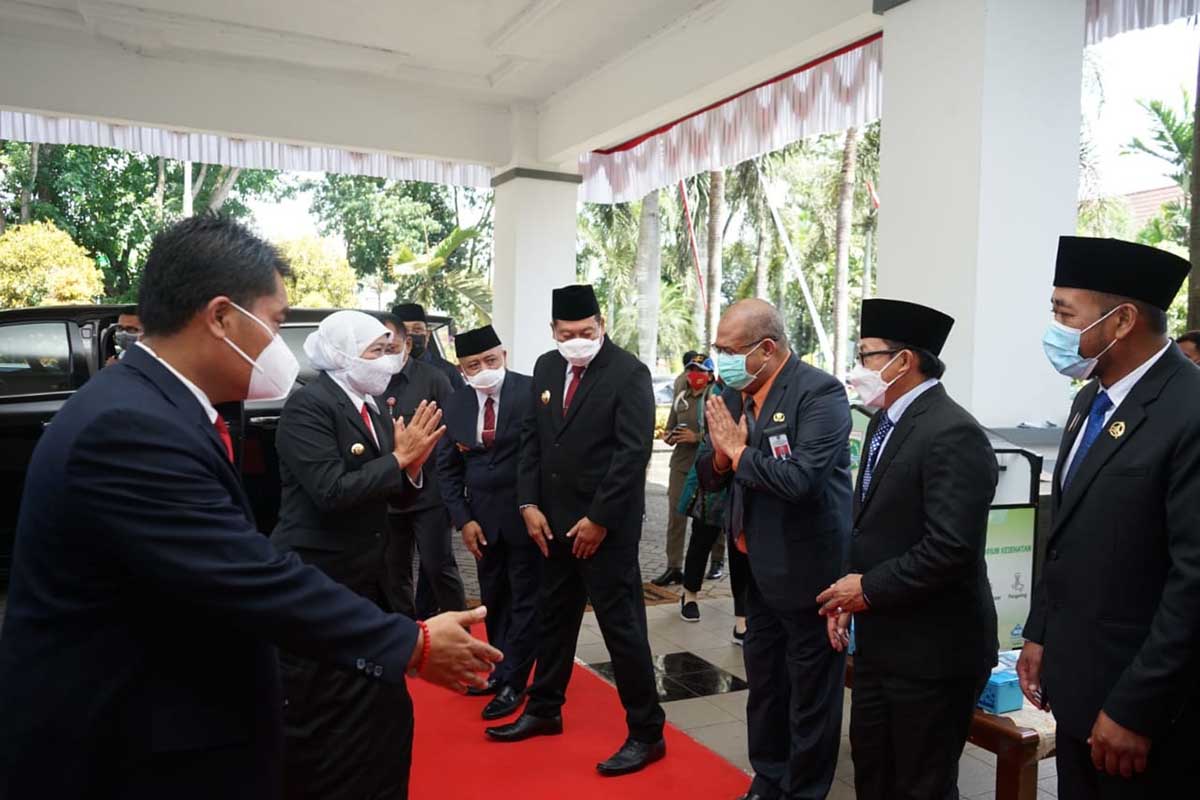 Gubernur Jatim Khofifah Indar Parawansa menyapa pimpinan daerah Malang Raya. (ist) - Ditantang Gubernur, Walikota Siap Kuatkan UMKM Melalui E-Commerce