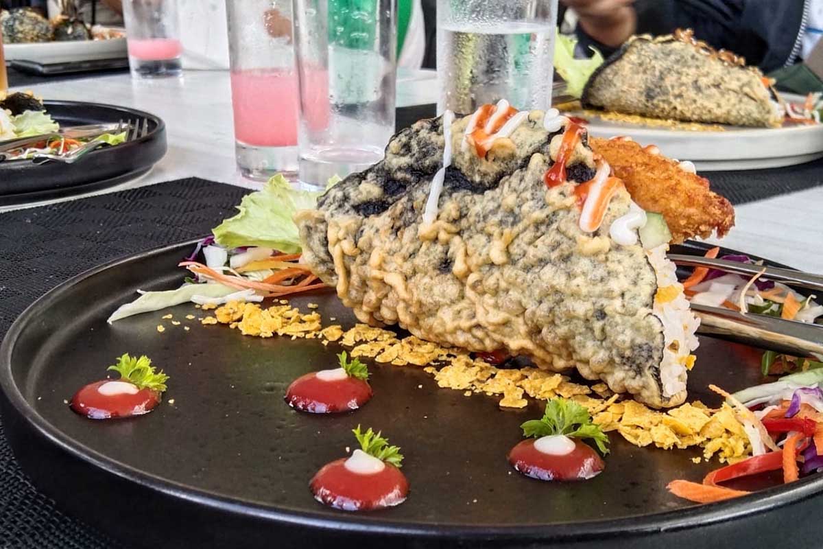 Hasil akhir Sushi Nachos siap saji. (ws1) - Enam Varian Sushi Nachos ala Shokudo Restaurant Kontena Hotel