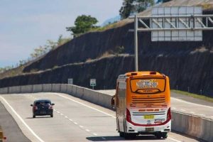 Jalan Tol (ilustrasi) - Targetkan Jalan Tol Malang-Kepanjen Rampung 2024