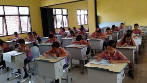 KBM Tatap Muka sebelum pandemi. (ilustrasi/ist) - Target KBM Dipercepat, 90 Persen Sekolah Kabupaten Malang Siap Luring