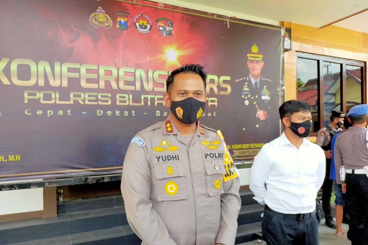 Kapolres Blitar Kota, AKBP Yudhi Heri Setiawan - Syukuran Relawan Walikota Blitar Terapkan Prokes