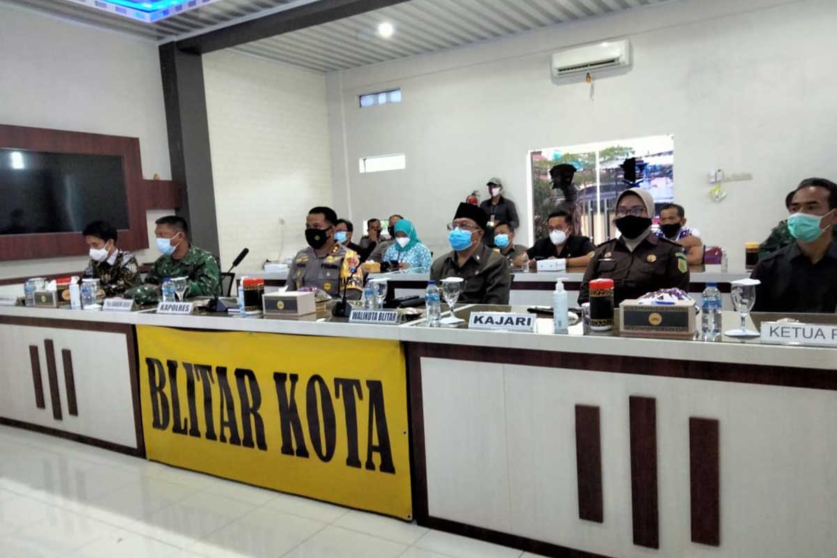 Kapolres Blitar Kota, AKBP Yudhi Hery Setiawan mengikuti zoom meeting launching ETLE nasional - Empat Lokasi di Kota Blitar Ini Bakal Jadi Titik Tilang Elektronik