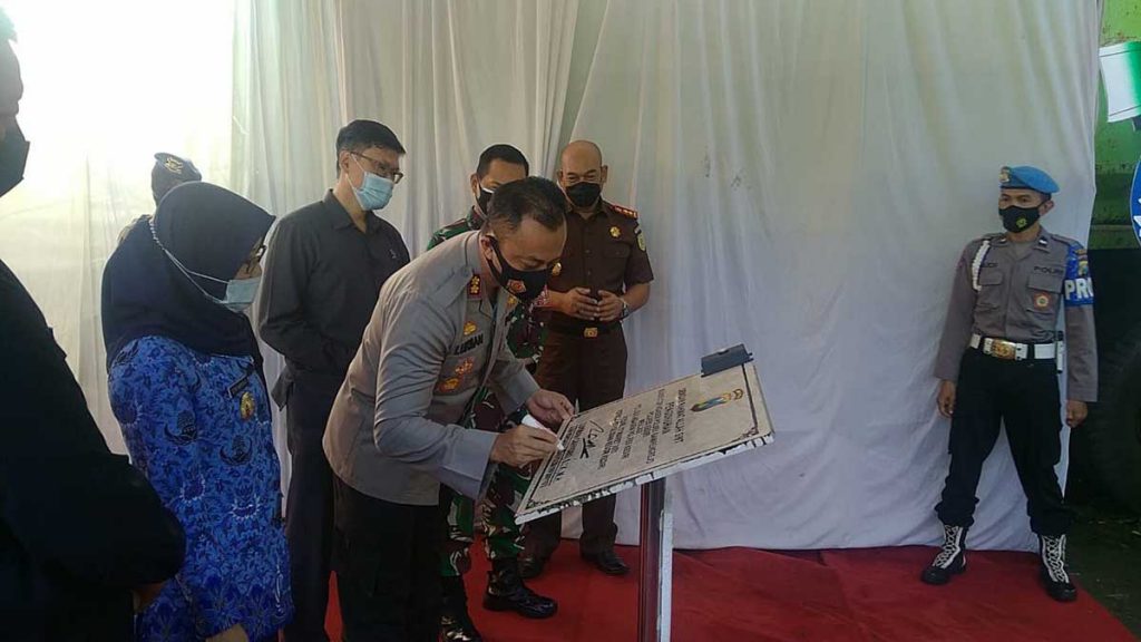 Kapolres Kediri bersama Forkopimda Kabupaten Kediri meresmikan kantor Polsek Ngasem, pada Rabu (17/3/2021) - Kapolres Kukuhkan Polsubsektor Ngasem Jadi Polsek Ngasem