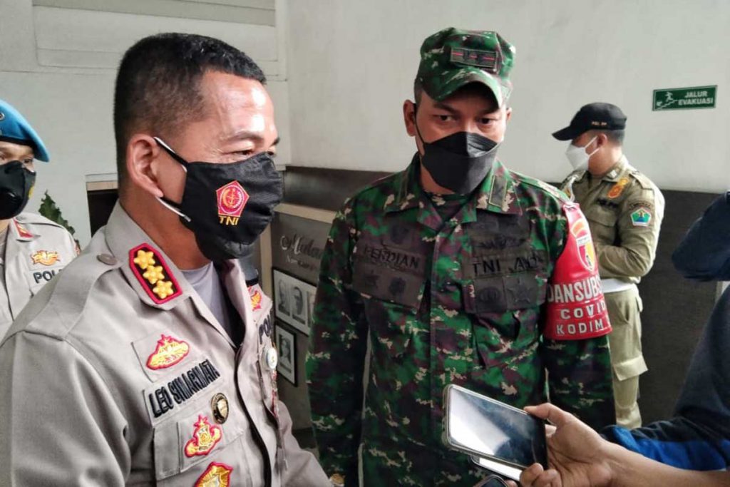 Kapolresta Makota dan Dandim 0833 ungkapkan Posko PPKM Mikro dan Kampung Tangguh turut berpengaruh signifikan. (ws1) - Evaluasi PPKM Mikro II, Kasus Covid-19 Kota Malang Turun Signifikan