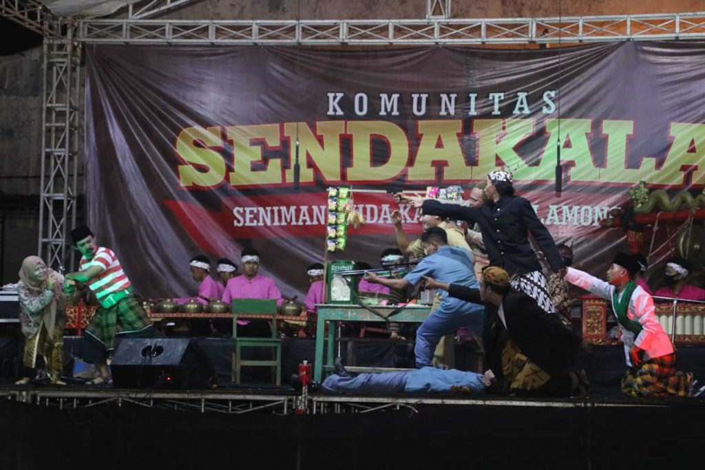 Dorong Pelestarian Kebupadayaan, Bupati YES Meresmikan Komunitas Sendakala
