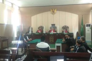 Mantan Camat Kras Divonis 1 Tahun 3 Bulan