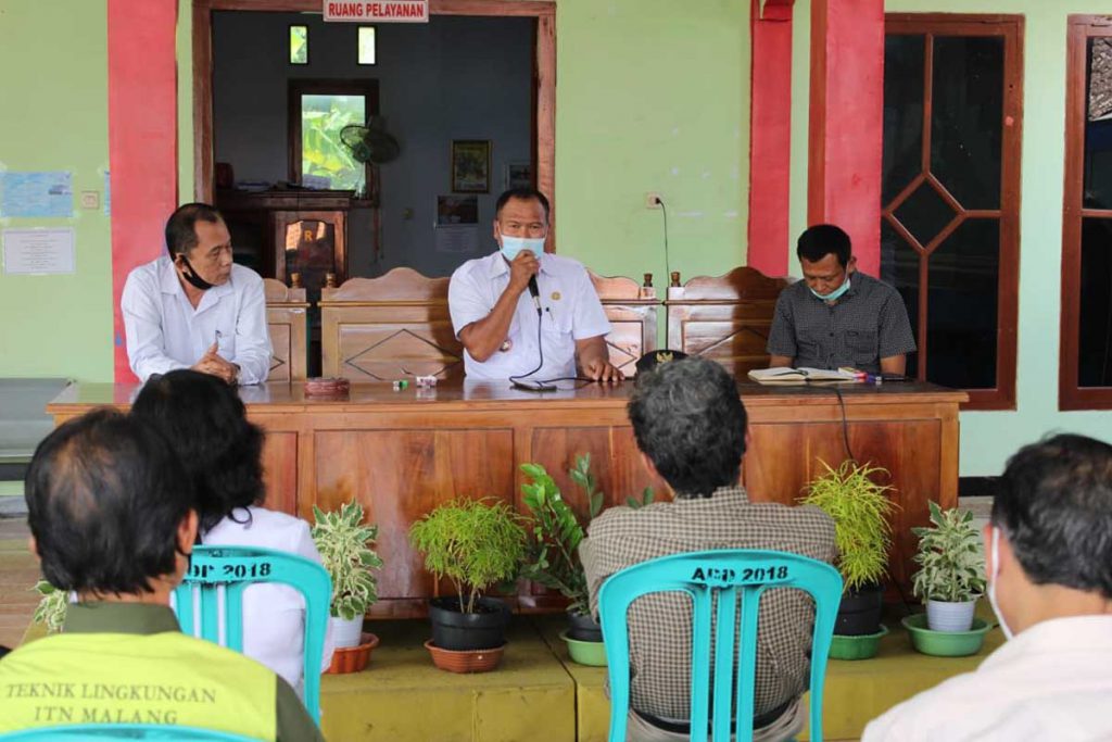 Pemaparan oleh Dekan FTSP, Kades Tumpakrejo, dan Cak Ndan. (ist) - Gali Potensi, FTSP ITN Jalin Kerjasama Desa Tumpakrejo Gedangan