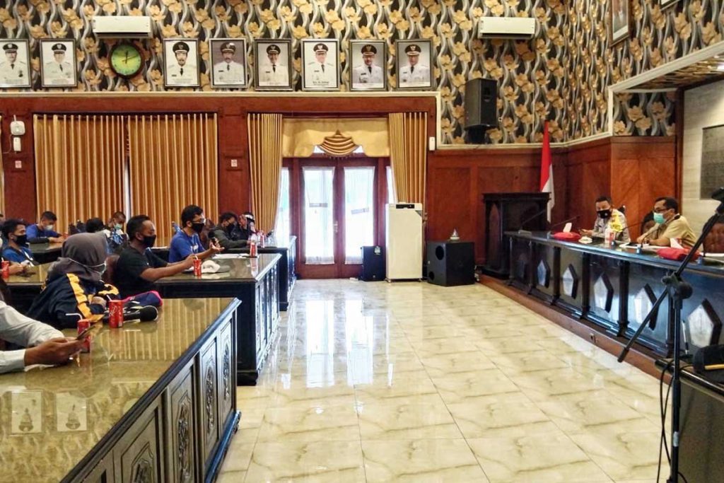perwakilan aremania yang diterima audiensi di balaikota