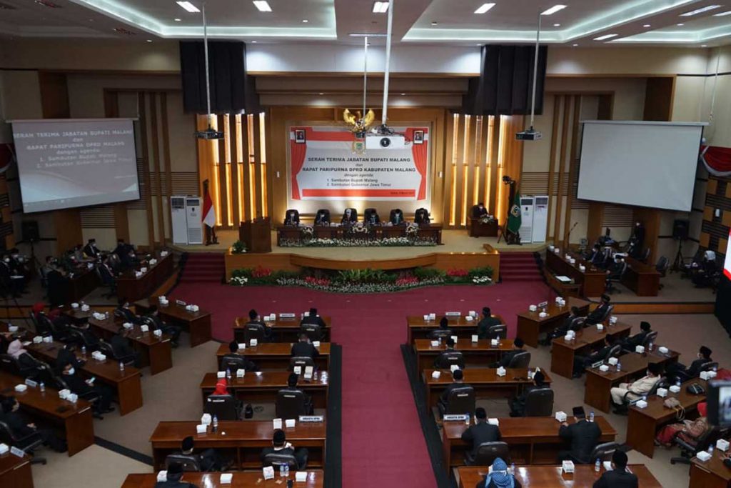 Pesan Gubernur Jatim untuk kuatkan UMKM saat sertijab Bupati dan Wakil Bupati Malang. (ist) - Ditantang Gubernur, Walikota Siap Kuatkan UMKM Melalui E-Commerce
