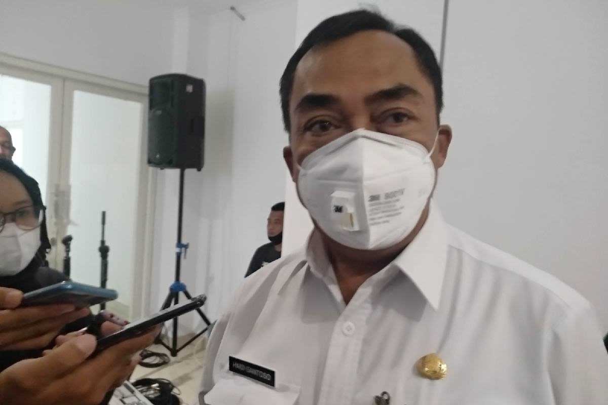 Pjs Sekda Kota Malang paparkan pembuatan taman dan lapangan basket di bawah jembatan. (ws1) - Bawah Flyover Jembatan Kedungkandang Bakal Dibangun Lapangan Basket dan Skateboard