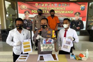 Kapolresta Banyuwangi, Kombespol Arman Asmara Syarifuddin saat press Conference terkait master key uang euro palsu, bertempat di Mapolresta Banyuwangi, Senin (15/3/2021) siang - Polresta Banyuwangi Amankan Tersangka Pemilik Master Key Mata Uang Euro Palsu