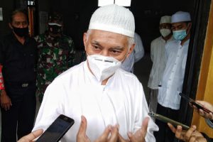 Pengasuh Ponpes Bahrul Maghfiroh, Prof Bisri ceritakan pengalamannya kepada awak media. (ws1) - Prof Bisri: Disiplin Bermasker Mencontoh Budaya Jepang