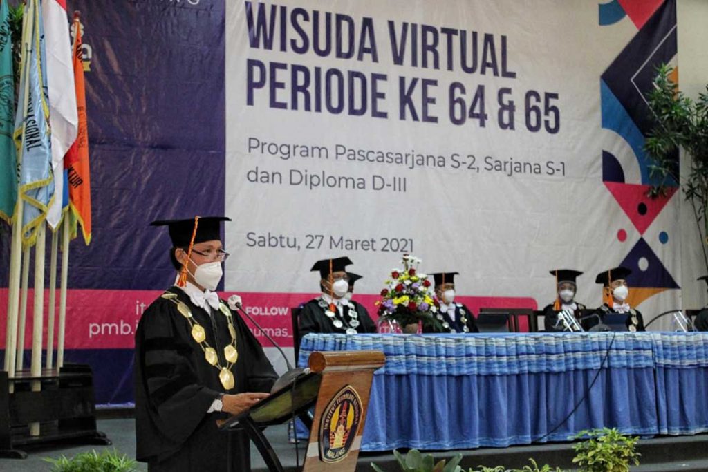 Rektor ITN, Prof Dr Eng Ir Abraham Lomi MSEE, berikan pidato wisuda. (ist) - SE Walikota Perbolehkan Luring, ITN Tetap Wisuda Daring