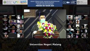 Rektor UM, Prof Dr H AH Rofi'uddin, MPd, menyampaikan sambutan. (ist) - Akhir Pandemi Tak Pasti, UM Gelar Wisuda ke-105 secara Virtual