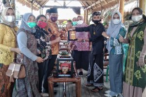 Rombongan Komisi B DPRD Provinsi Jawa Timur kunjungi KBP. (ws1) - DPRD Jatim Kunjungi Kampung Budaya Polowijen, Dorong Sebagai Cagar Budaya