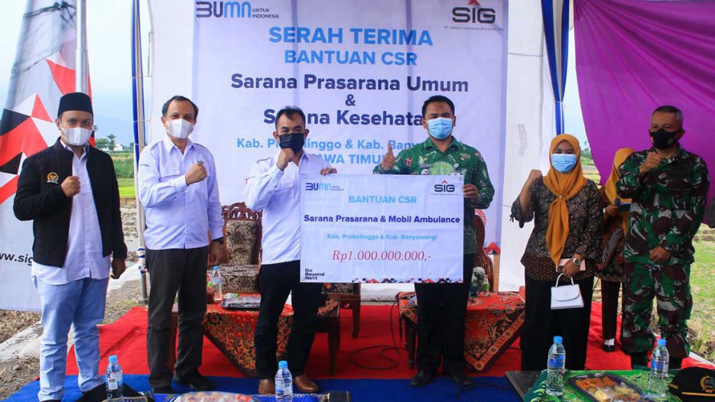 SIG Serahkan Bantuan Sarana Prasarana Umum dan Mobil Ambulance di Kabupaten Probolinggo dan Banyuwangi