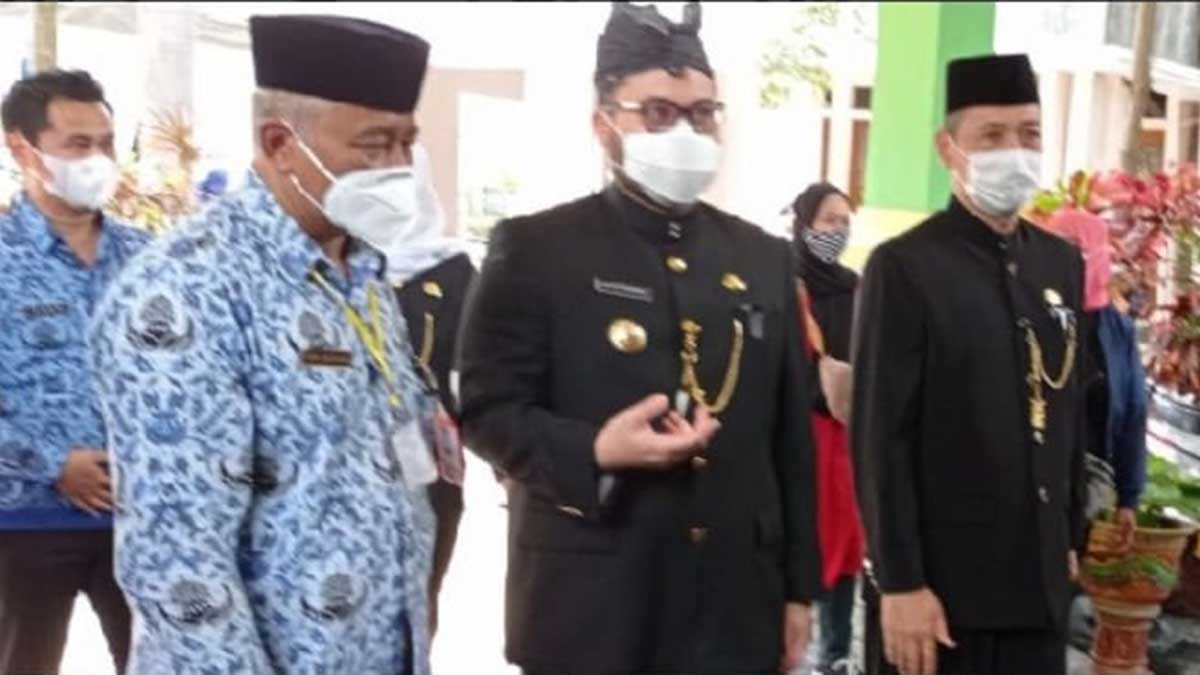 SMPN 1 Ngasem Kediri Disidak Mas Bup dan Wabup - Pastikan Pelaksanaan Ujian Sekolah Tatap Muka Lancar