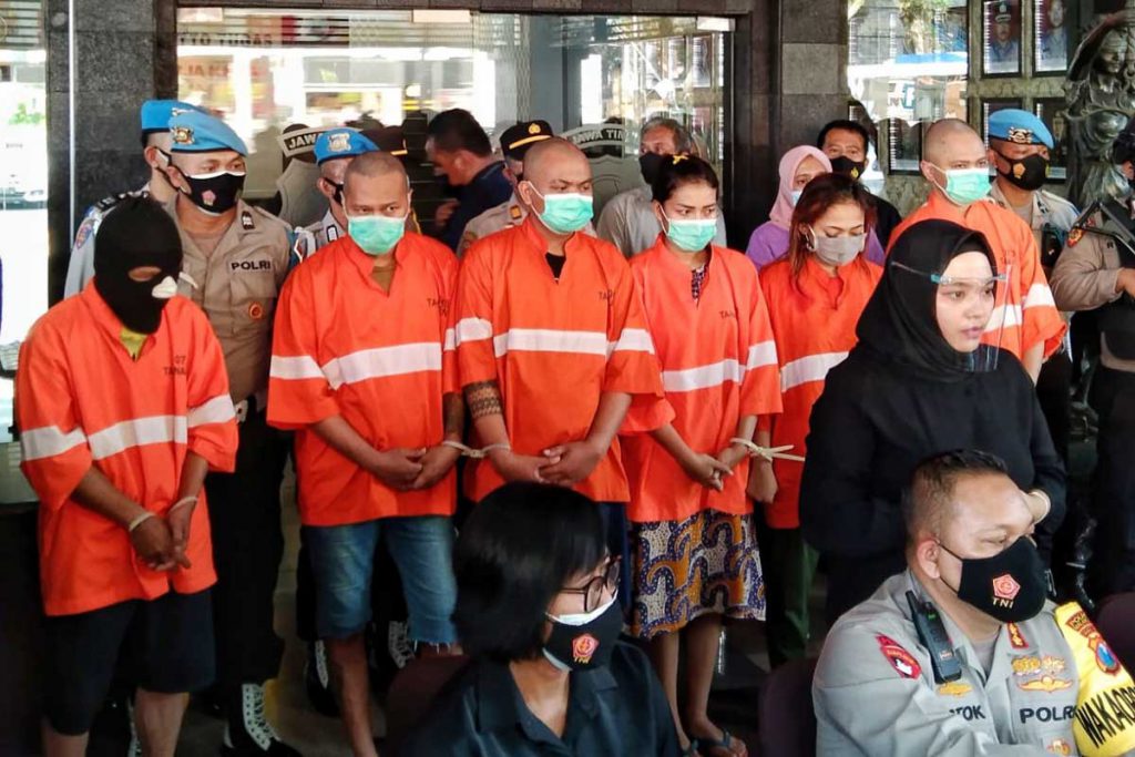 Tersangka yang berhasil diringkus, salah satunya ASN. (ws1) - Polresta Malang Kota Bongkar Sindikat Narkoba, Salah Satunya ASN