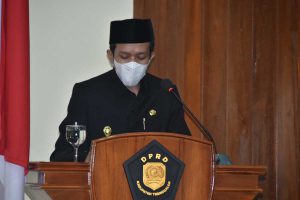 Wakil Bupati Trenggalek Syah M. Natanegara (kiri) dan Wakil ketua DPRD Trenggalek, Doding Rahmadi (kanan). Di ruang DPRD (Foto/Fals Yudistira/Memo X) - DPRD Sidang Paripurna 2 Agenda Pembahasan Sekaligus