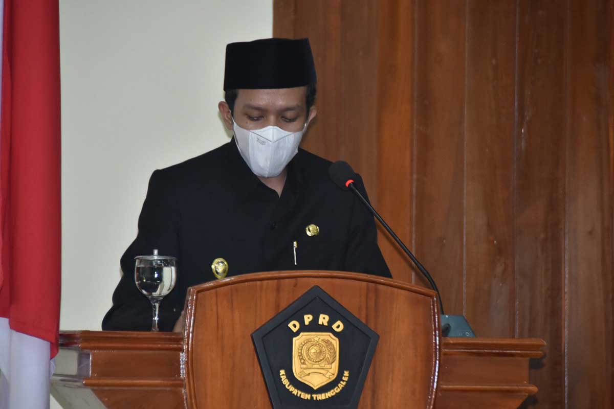 Wakil Bupati Trenggalek Syah M. Natanegara (kiri) dan Wakil ketua DPRD Trenggalek, Doding Rahmadi (kanan). Di ruang DPRD (Foto/Fals Yudistira/Memo X) - DPRD Sidang Paripurna 2 Agenda Pembahasan Sekaligus