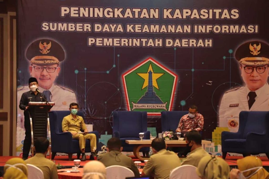Walikota Malang Sutiaji menyampaikan pentingnya keamanan informasi Pemda. (ist) - Imbangi Teknologi IT, Pemkot Malang Tingkatkan Kapasitas Sumber Daya Keamanan Informasi