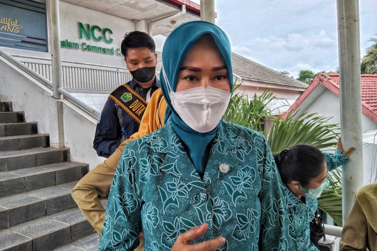 Widayati, ditemui selepas dikukuhkan virtual di NCC Balaikota Malang. (ws1) - Dikukuhkan Bunda Genre, Widayanti: Jangan Terburu-buru Menikah