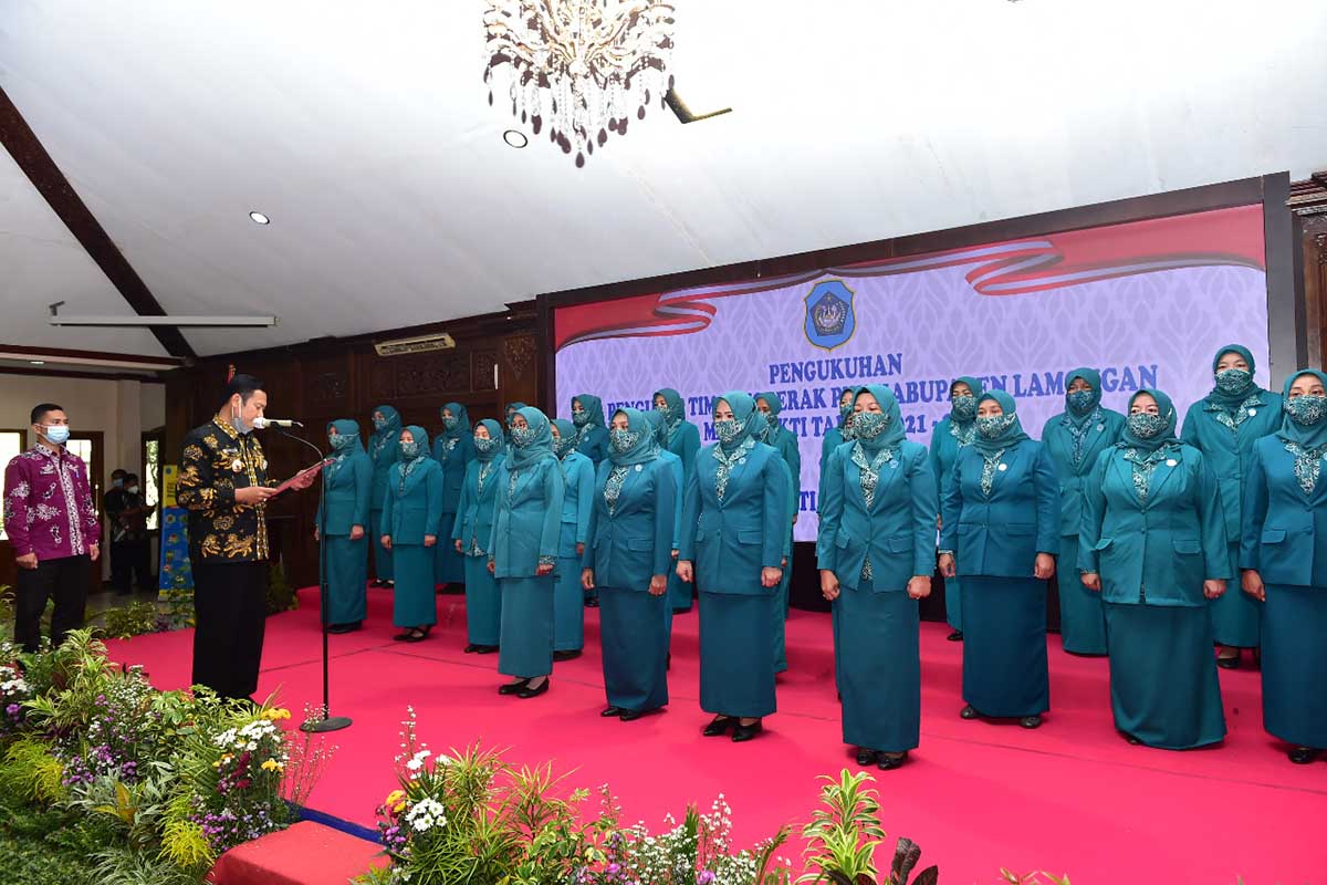 Wujudkan Kemajuan Lamongan Berkeadilan, Bupati YES KuKukuhkan Kepengurusan TP PKK