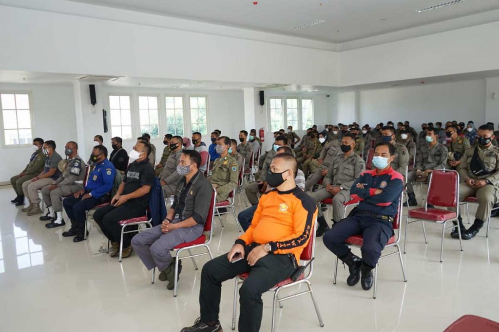 100 petugas Satpol PP menjalani tes urine. (ist) - Pemkot Malang Sidak Tes Urine 100 Petugas Satpol PP