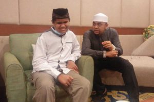 Ahmad Syihab Athaillah, saat bersama salah satu juri ustadz Dai Spesial Indonesia. (ist) - Ahmad Syihab Athaillah, Bocah 13 Tahun ABK Hafidz Al Quran 20 Juz