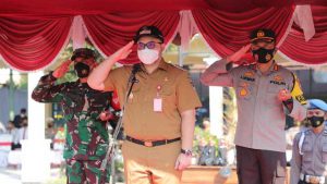 Bupati Kediri, Kapolres Kediri, Dandim 0809/Kediri saat apel gelar pasukan larangan mudik lebaran bersama Forkopimda - Polres Kediri Gelar Pasukan Bersama Forkopimda