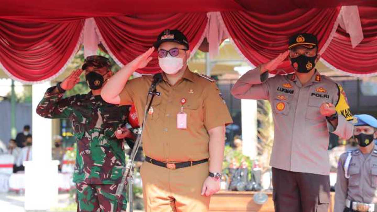 Bupati Kediri, Kapolres Kediri, Dandim 0809/Kediri saat apel gelar pasukan larangan mudik lebaran bersama Forkopimda - Polres Kediri Gelar Pasukan Bersama Forkopimda