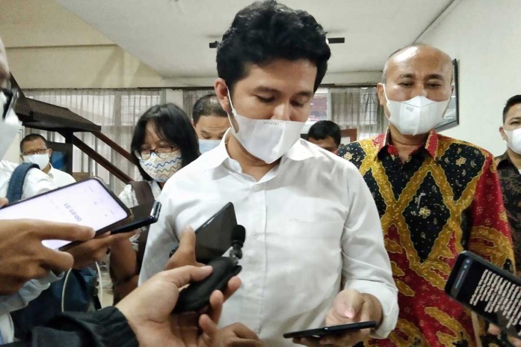 Emil Dardak jelaskan gempa yang terjadi. (ws1) - Gempa Terasa di Kota Malang, Wagub: Terasa Nyung-nyung Goyang