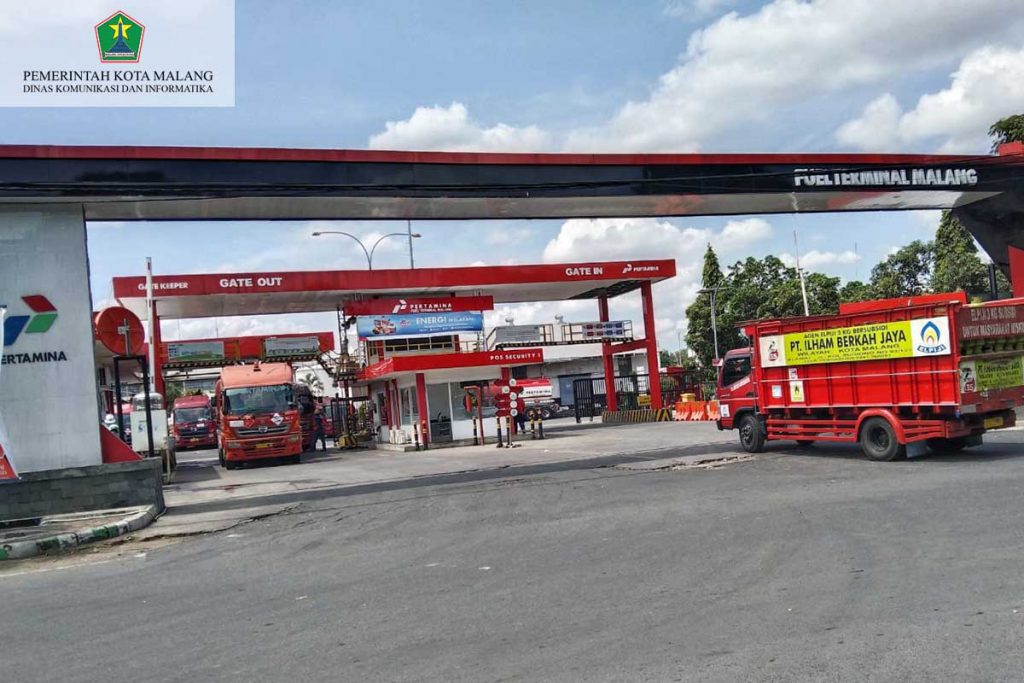 Fuel Terminal Pertamina Malang Jl. Halmahera, Kota Malang. (ws2) - Stok BBM dan LPG Aman Selama Ramadan - Idul Fitri 2021
