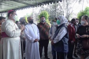 Gubernur Jawa Timur meninjau Gereja Katedral Ijen. (ist) - Jum'at Agung, Gubernur Jawa Timur Tinjau Gereja di Malang
